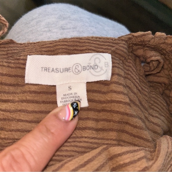 Women's Tan Sleeveless Top - Picture 6 of 6